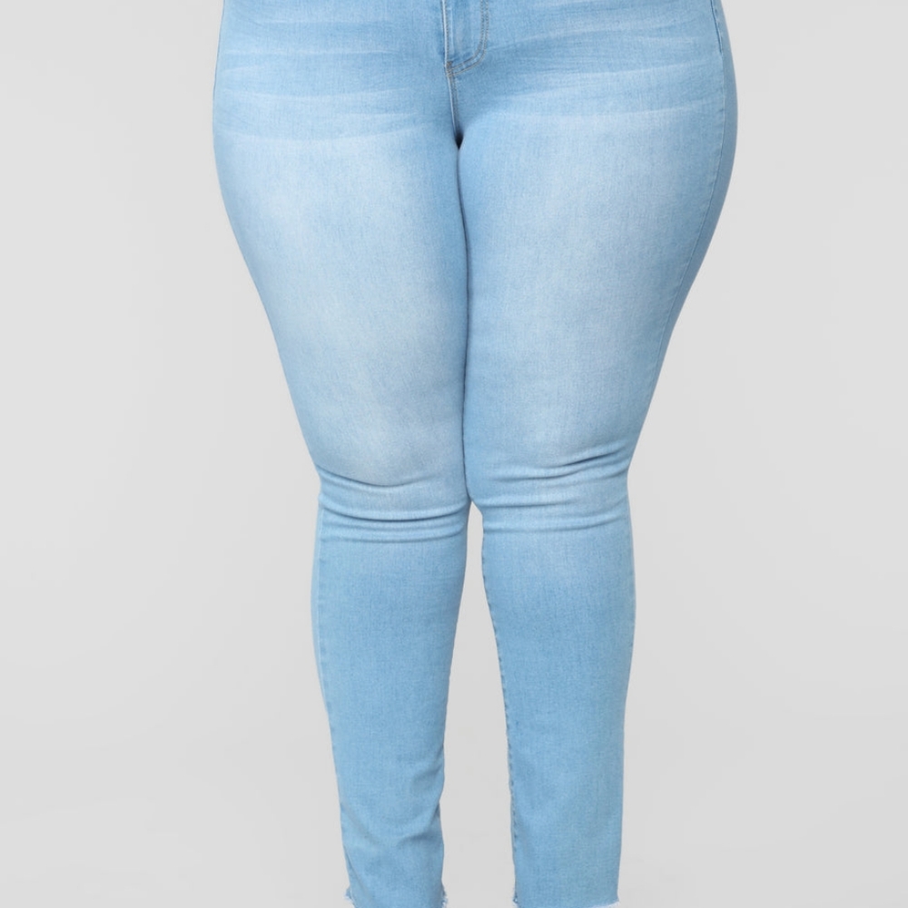 Frayed Mom Jeans!